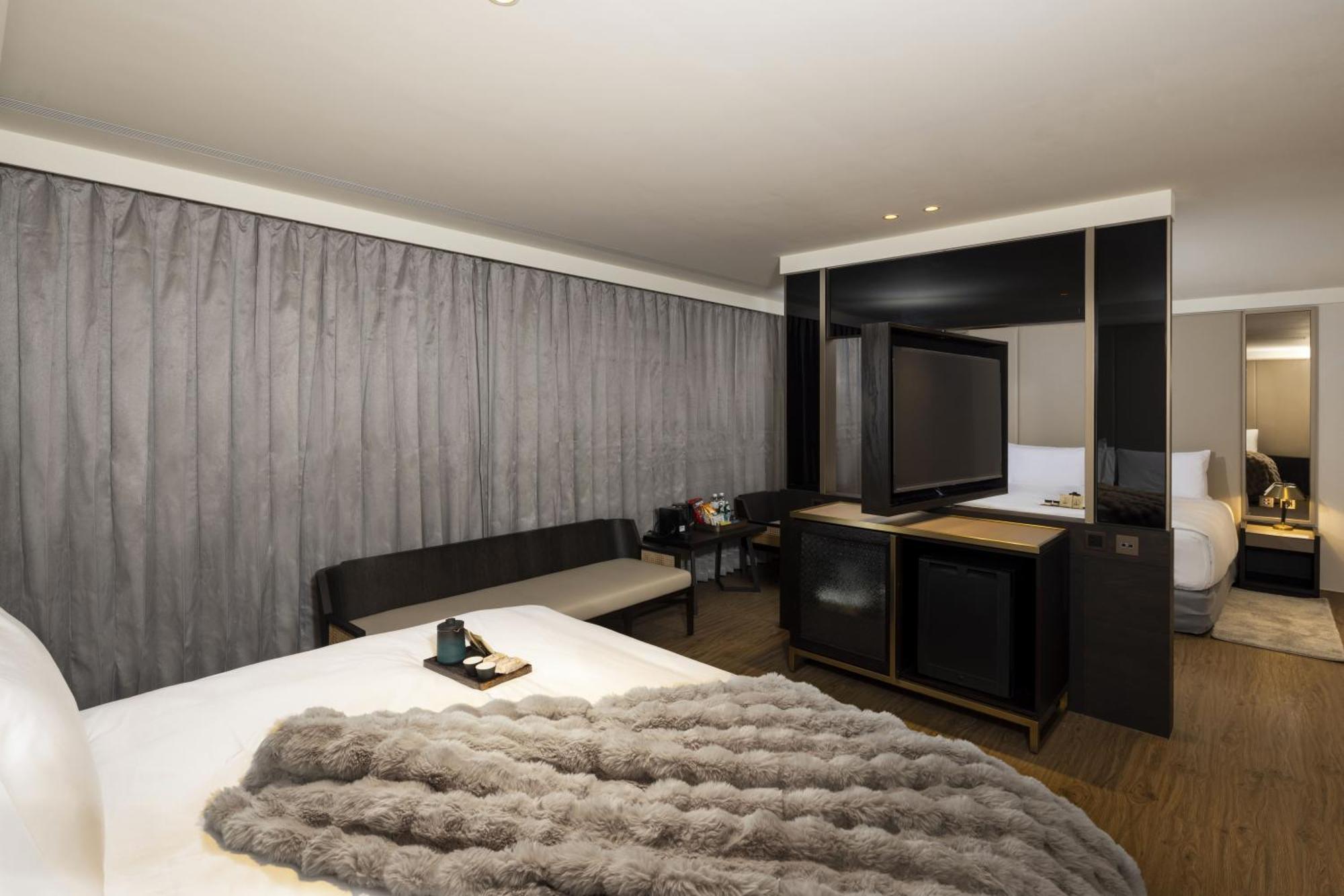 מלון Voyage Kaohsiung By Cosmos Oasis מראה חיצוני תמונה
